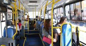 Andar de ônibus também tem suas vantagens. Descubra quais são