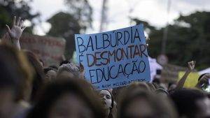 Semelhanças entre manifestações contra e pró-Bolsonaro